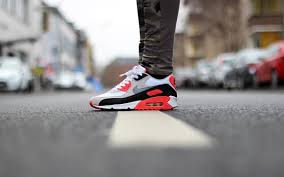 Nike Air Max 90 Infrared Returns In 2015