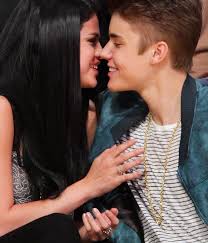 Selena Gomez And Justin Bieber S Relationship A Timeline Glamour