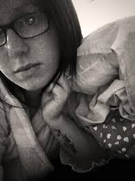 holly hanley (@hollyhanley__)