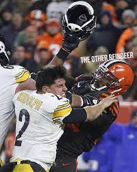 41 Extra Spicy Myles Garrett Crushing Mason Rudolph With His Helmet Memes Funny Gallery