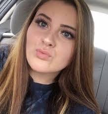 Amber Meadows's Instagram, Twitter & Facebook