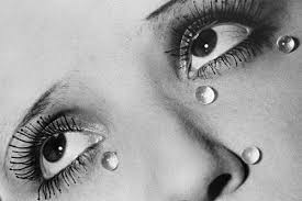 Man Ray - Su Historia y algunas de sus fotos