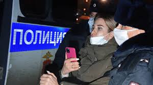 Картинки по запросу любовь соболь видео Lyubov Sobol Pozvonila Dvazhdy Politika Kommersant