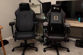 Top of the line chair ! Titan 2020 Vs Omega 2020 How Do The Secretlab Chairs Compare Inven Global