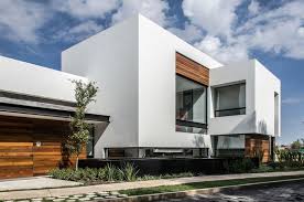 Las fachadas modernas han estado muy de moda en los últimos años y hoy queremos presentarte algunas casas espectaculares para que tomes ideas. Fachadas De Casas Modernas