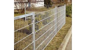 Die Doppelstabmatten Maxi Sind Aus Hochwertigen Stahl Gefertigt Und In Den Ausfuhrungen Feuerverzinkt Grun Und Doppelstabmatten Doppelstabmattenzaun Stabchen