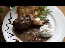 Recette Cailles Farcies Au Fromage Frais Et Aux Herbes Meteo A La Carte Youtube Caille Farcie Recettes De Cuisine Caille Recette