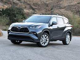 Announced earlier this year, the 4th generation of the toyota highlander, completely redesigned inside and out, has finally been released to the public. 2021 Toyota Highlander Review