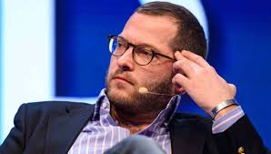 Reichelt is one of the best known editors in germany. Valentin Hansen On Twitter Julian Reichelt But As You Keep Scrolling His Smile Gets Bigger A Thread