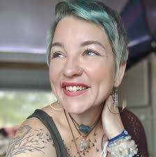 Candace Bayer's Instagram, Twitter & Facebook