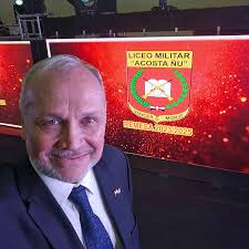 Noche de graduación de los subtenientes 2023-2025 del Liceo Militar Acosta  Ñu. Una celebración del esfuerzo y el honor a la patria. Gracias a las  familias por el cariño y la confianza.