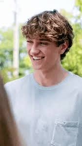 Jere in s1.. his cruly hair tho 🥺 #thesummeriturnedpretty #tsitpedit  #jeremiahfisher