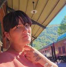 Does anyone know this pic in comments 11:10 90% Cindy Landries Miller 4h 햄  … Geri Kraiza 1d Anyone recognize this guy? Write a comment...