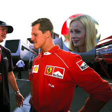 1 internatsleben 2 beziehungen 3 familie 4 auftritte 5 sonstige auftritte 6 bilder 7 trivia 8 navigation jo kommt in der mitte des schuljahrs als externe. Michael Schumacher Schwagerin Wut Nach Unfall Bin Verargert Derwesten De