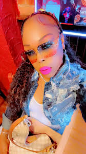 Nell Washington's Instagram, Twitter & Facebook