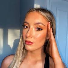 Sasha Howe (@sashahowemakeup)