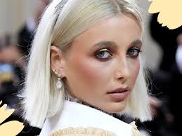 Emma Chamberlain wore a full tiara to the 2022 Met Gala