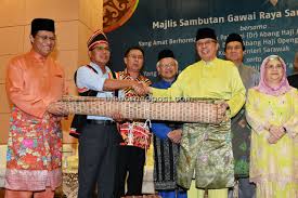 ابڠ حاج جوهري المرحوم تون ابڠ حاج اوڤڠ; Develop Products For Overseas Market Abang Johari Tells Seb