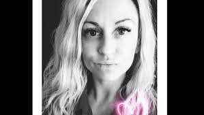 Lindsey Newman's Instagram, Twitter & Facebook