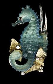 Aquamarine Carved Seahorse By German Carver Michael Peuster Set In 18 Karat Gold And Diamonds Seahorse Jewelry Animal Jewelry Sea Jewelry