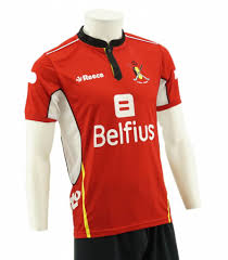 De spelers zullen het publiek begroeten vanaf het balkon van het stadhuis. Buy Official Shirt Belgian National Hockey Team
