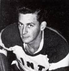 Lee Nickerson's Instagram, Twitter & Facebook