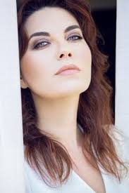 A tuonare contro la brusca interruzione vanessa gravina, che ne il paradiso delle signore interpreta considero la chiusura una grande ingiustizia!», queste le parole dell'attrice e la sua opinione è. Vanessa Gravina Parla Della Separazione Dal Marito Domenico Pimpinella La Repubblica