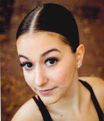 Lorelle Lewis's Instagram, Twitter & Facebook