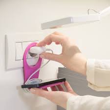 Ladehalterung Auf Diesem Praktischen Teil Konnt Ihr Euer Handy Beim Laden Ganz Einfach Ablegen Weder Kabel Noch Han Handyhalter Kabel Verstecken Handy Laden