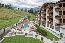 Our apartments fascinate by the fantastic view to the wilder kaiser golf course in ellmau. Kontakt Anreise Zu Unserem Hotel Christoph In Ellmau