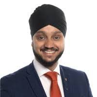 Davinder Mudhar's Instagram, Twitter & Facebook