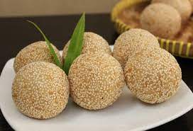 Ingin tahu cara membuat onde onde agar tidak keras? Resep Dan Cara Membuat Kue Onde Onde Wijen Isi Kacang Hijau Ijo Yang Lembut Dan Khas Selerasa Com