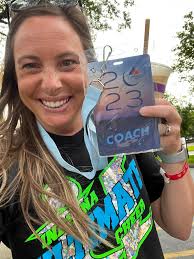 Stephanie Oren's Instagram, Twitter & Facebook