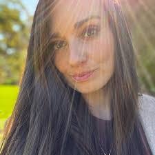 Sarah Mchenry's Instagram, Twitter & Facebook