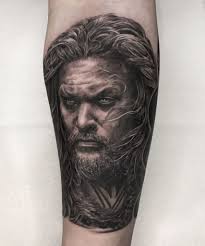 Check spelling or type a new query. Jason Aquaman Momoa Feiert Geburtstag Tattoo Spirit