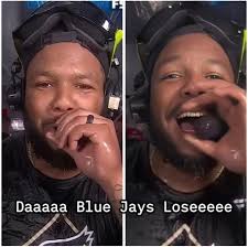 Vladdy was the last player in Toronto's dugout watching the Dodgers  celebrate