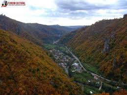 Видео mănăstirea cetățuia negru vodă канала romania montană. Manastirea Cetatuia Negru Voda Turism Cultural