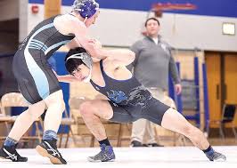 Nouvel wrestling earns split