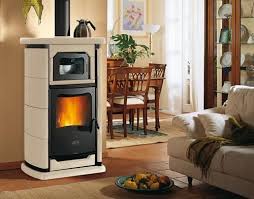 Dénichez votre poêle en faïence en toute sérénité sur notre site. Poele A Bois Arco 410 Chambery Ceramique