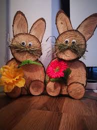 Osterhasen Aus Baumscheiben Ostern Basteln Holz Ostern Geschenke Basteln Basteln Fruhling Ostern