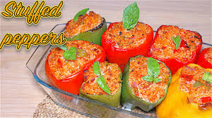 I peperoni al forno sono un semplice contorno preparato con peperoni cotti nel forno, spellati e poi conditi con aglio, prezzemolo, olio e sale. Peperoni Ripieni Di Riso Al Forno Video 4k Rice Stuffed Bell Peppers Recipe Youtube
