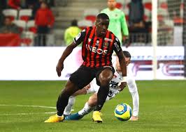 Nsoki ouvert à l'idée d'une baisse de salaire. 25j L1 Le Groupe De L Ogc Nice Avec Nsoki Face Au Psg Les Titis Du Psg