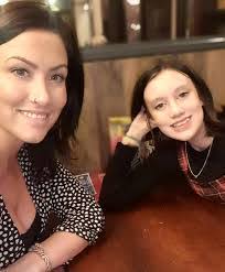 Shelley Crook's Instagram, Twitter & Facebook