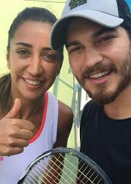Anne ve babasının adı refiye ulusoy ve babasının adı aylin ulusoy. Cagatay Ulusoy Grosse Gewicht Alter Korperstatistik