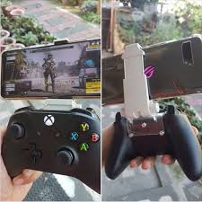 So, you collect video game controllers and don't have a good way to display them? So I Diy Ed A Clip Into My Xbox One Controller Callofdutymobile
