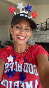 Tell me you’re DJ Tanner without saying you’re DJ Tanner. Happy 4th of July  🇺🇸!!! #independenceday ❤️🤍💙