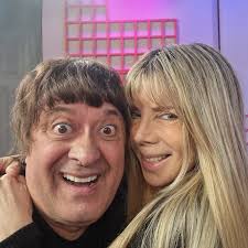 HOY EN ESTAMOS TODOS LOCOS! ESTUVO LA DIOSA DE ADRIANA BRODSKY LA BEBOTA .  GRAN PROGRAMA QUE CONDUCE DARIO LOPILATO POR STREAMING. YOOTUBE REPÚBLICA Z  . MIX TV CANAL 85 DE FLOW.