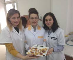 Ziar online cuprinzând știri din arad, din țară și străinătate, investigații de presă și reportaje însă, este bine să cumpărați jeleuri copiilor? Noi InvenÅ£ii Ale StudenÅ£ilor Din Cluj Jeleurile Cu SmirnÄƒ Ciocolata AntibacterianÄƒ Si Painea Cu FÄƒinÄƒ Din SeminÅ£e De Urzici