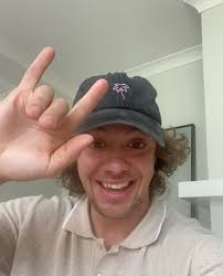 Mitchell Savage (@MiniSavage99)