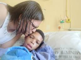 Oudtshoorniete staan saam